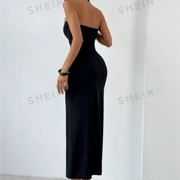 Black Front Cross halter neck slim fit dress - Picture 3 of 3